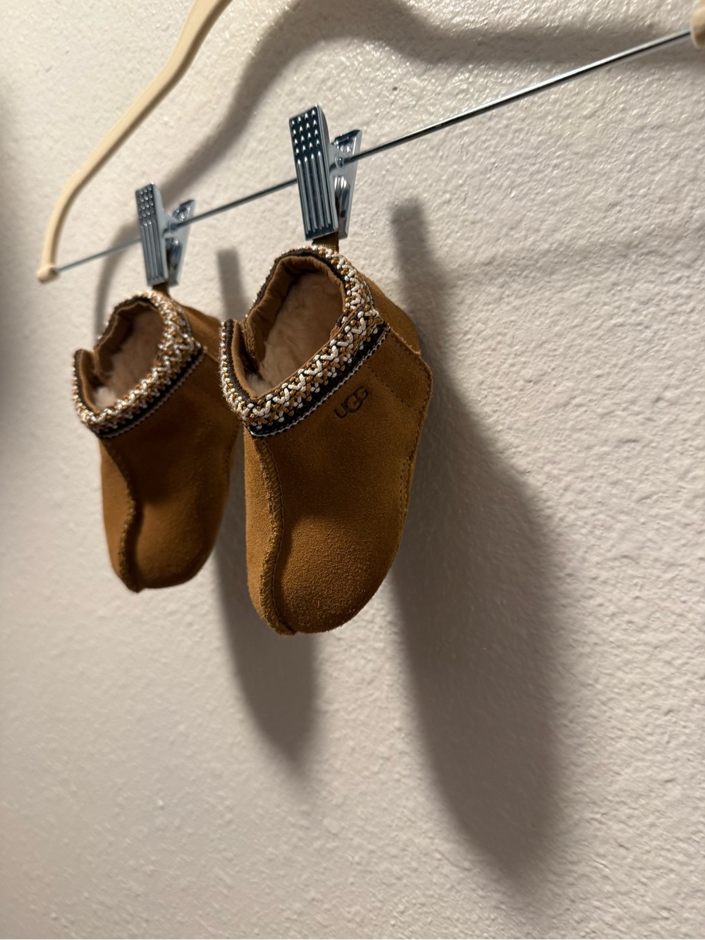 UGG Baby Tasman Slippers Brown Suede Cozy Slip-On Bootie’s - Picture 4 of 10